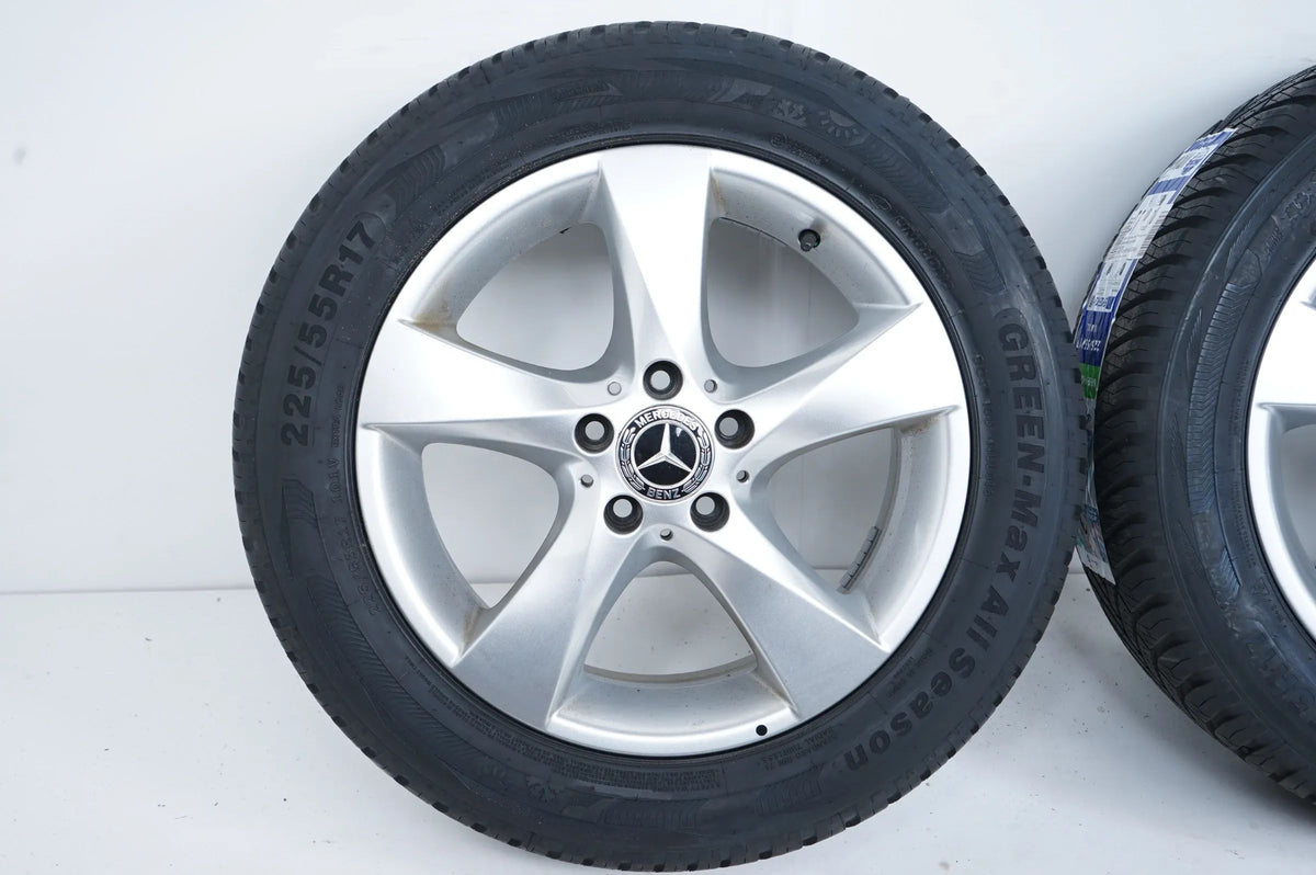 Mercedes Classe V W447 Pneus toutes saisons 17 pouces Detailansicht 3
