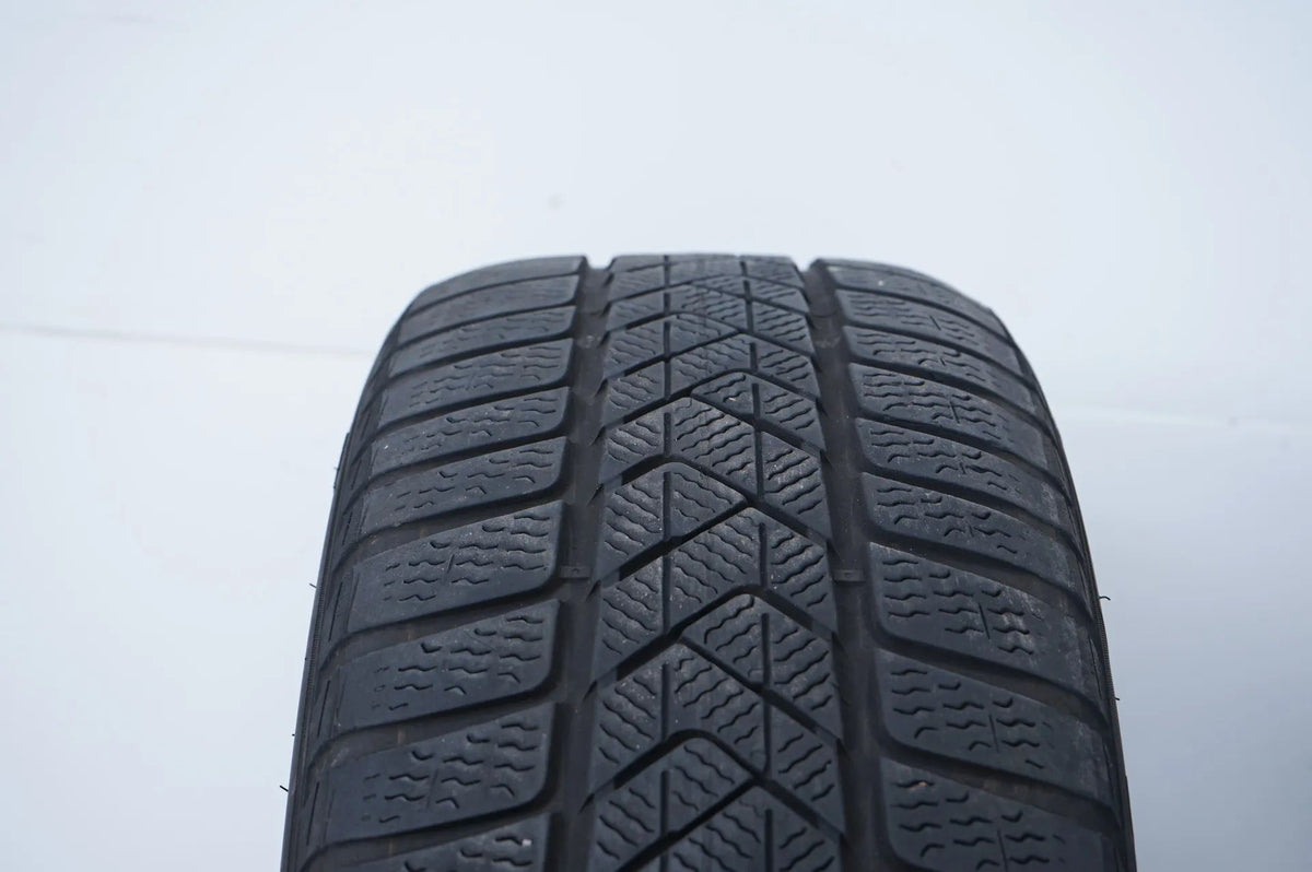 Mercedes C-Class W206 winter tires/wheels 225/45/18 inch Detailansicht 12