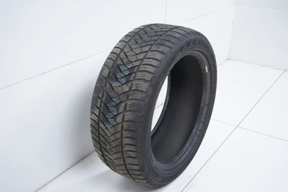1x Allwetterreifen Ganzjahresreifen 245 45 18 Zoll Maxxis ca.7mm