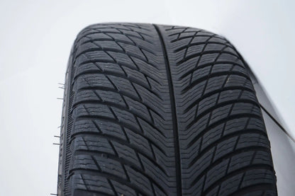 Mercedes C43 AMG W206 zimní pneumatiky zimní kola 235 45 18 palců