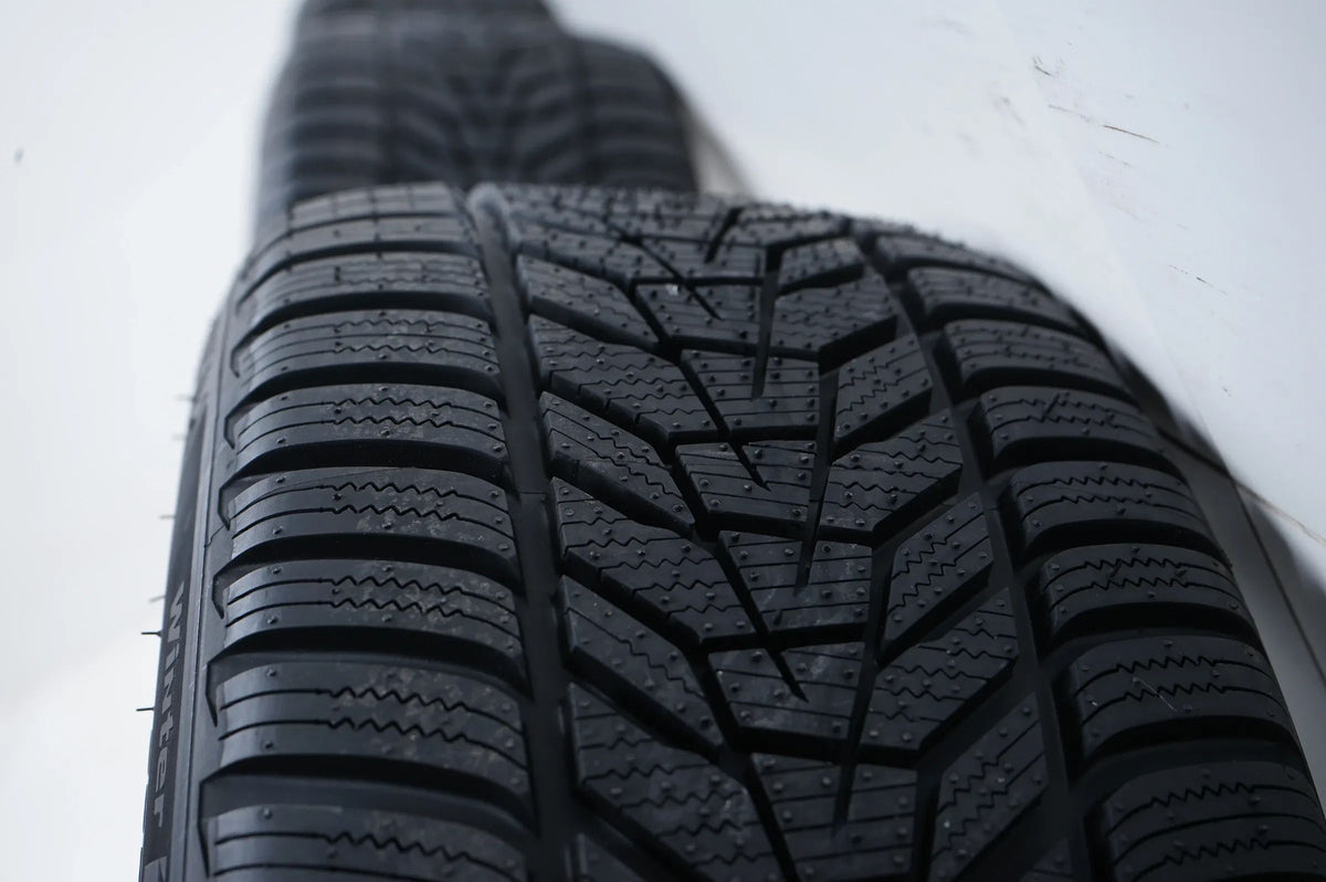 NEW BMW 1 Series F70 Winter Wheels Winter Tires 225 45 18 inch Detailansicht 10