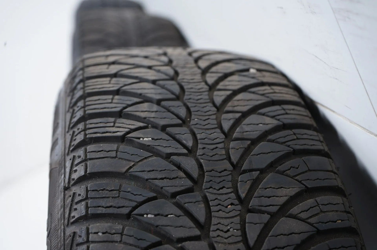 Unknown winter wheels/tires 185/60/15 inch 5 x hole 6J ET Detailansicht 10