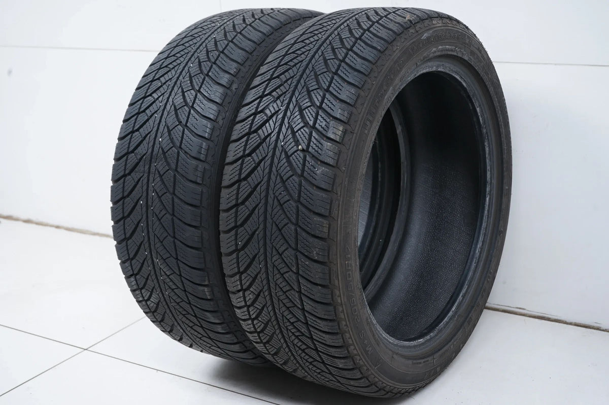 2 pneus hiver Goodyear 205/50 R17 pouces DOT15, profondeur d'environ 6 mm, BMW*RFT Vue détaillée 3