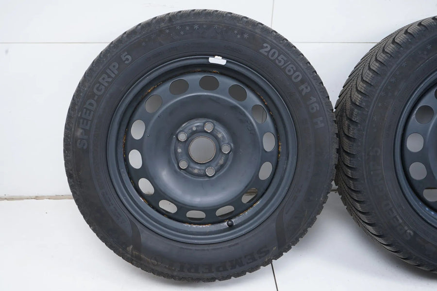 VW Volkswagen Golf 8 Winterreifen Winterräder 205 60 16 Zoll