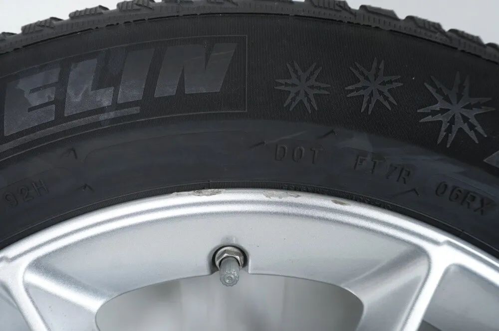 Mercedes A- en B-klasse W177 B247 winterbanden winterwielen 16 inch Detailweergave 3