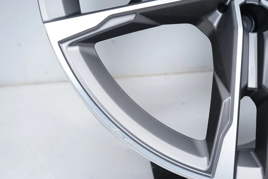 1 x originální BMW řady 1 řady 2 F44 F40 hliníkový disk 18 palců 556M 8053524