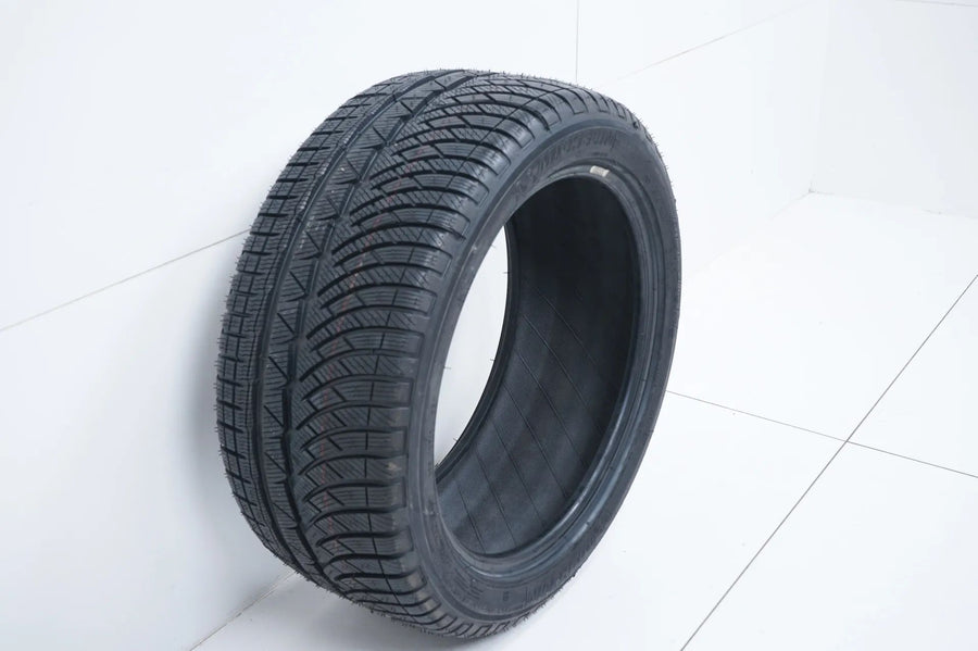 1x NEU Demo Winterreifen Michelin 255 40 18 Zoll DOT18