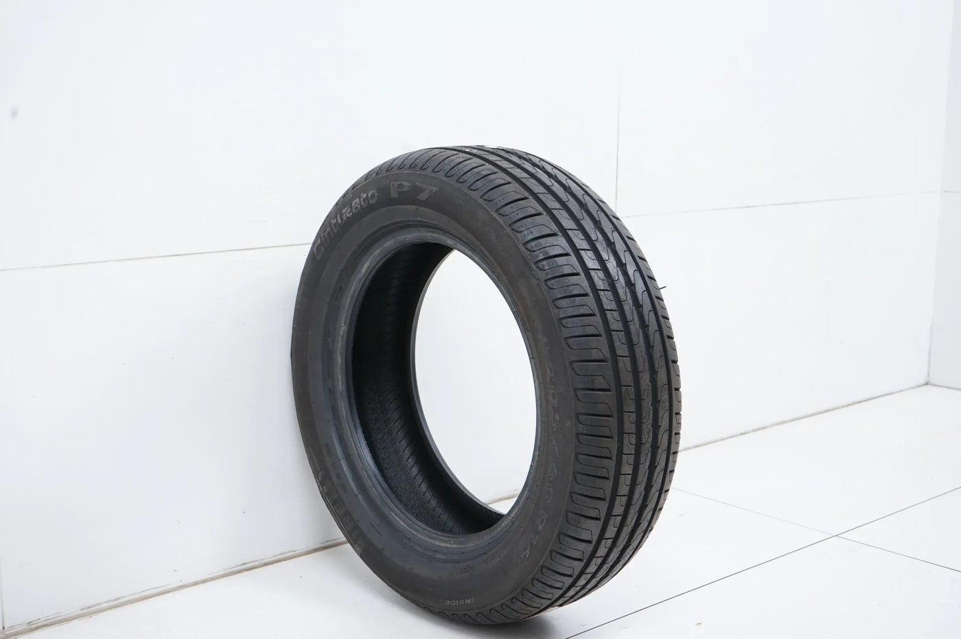 1x Sommerreifen Pirelli 205 60 16 Zoll DOT23 ca.7mm MO