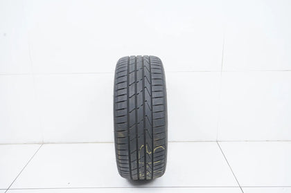 1 pneu été Hankook 225/50/17 pouces DOT19, profondeur de sculpture d'environ 6 mm.