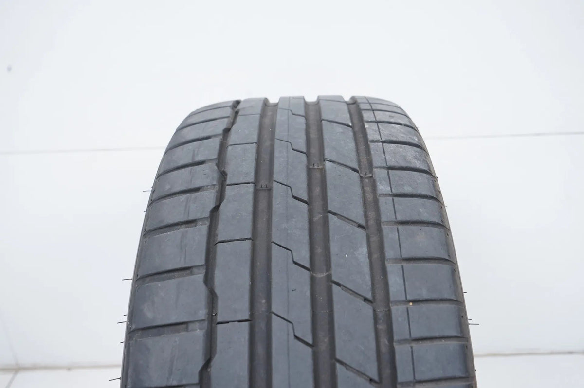 1 x Sommerreifen Hankook 245 35 21 Zoll  DOT20 ca. 6mm Detailansicht 4