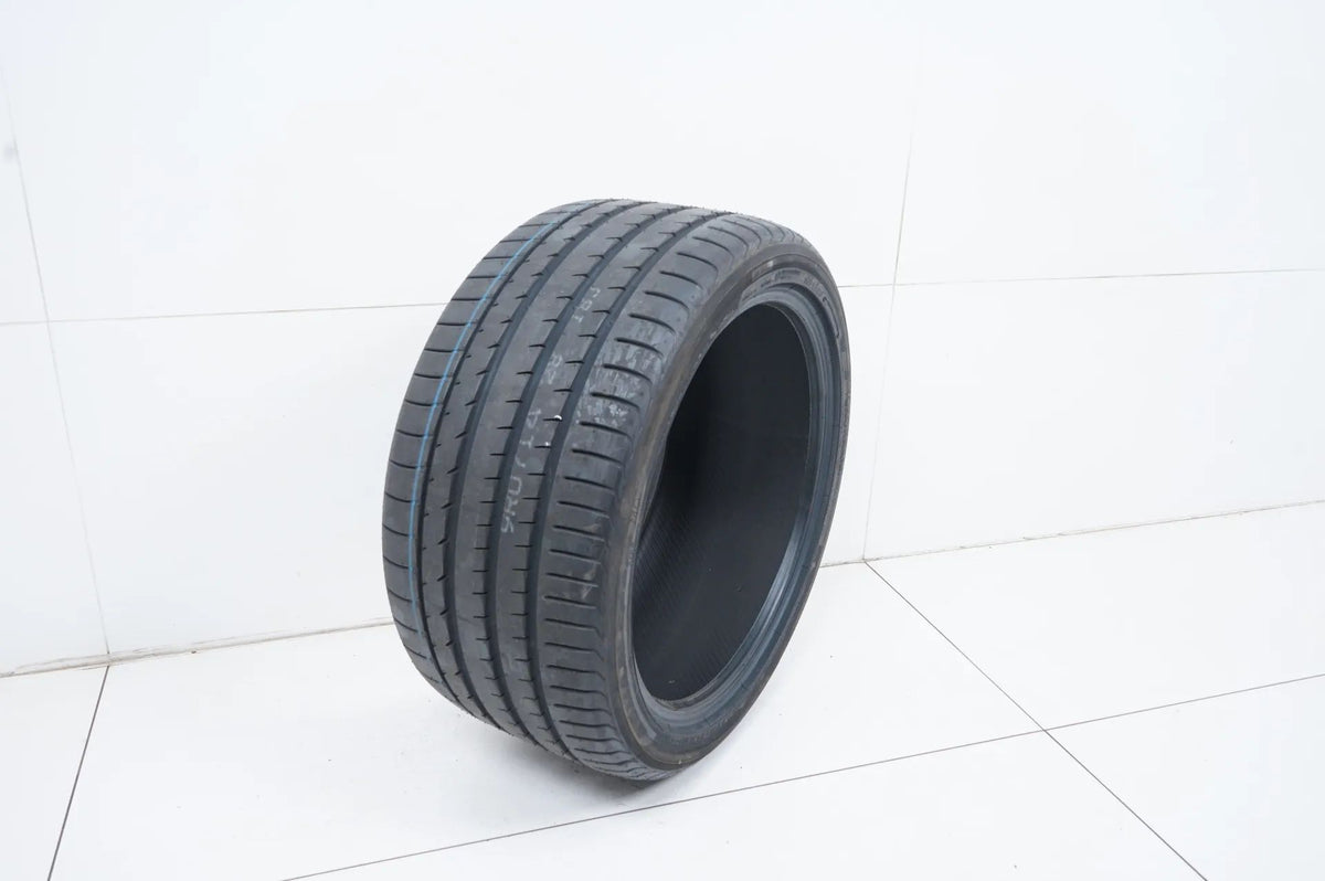 1x DEMO summer tire Yokohama 275 35 19 inch DOT22 MO Detail view 3