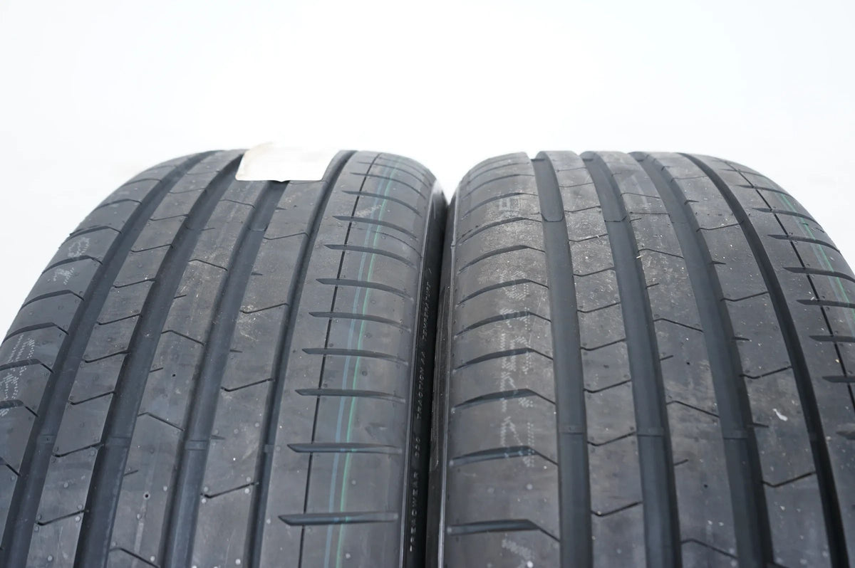 Nové Demo letní pneumatiky Pirelli BMW 275 45 20 palců DOT23 BMW*RFT Detailní zobrazení 4