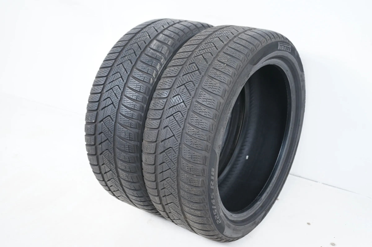 2 x Winterreifen Pirelli 225 45 18 Zoll DOT21 ca.4 mm MO RFT Visualizzazione dettagliata 3