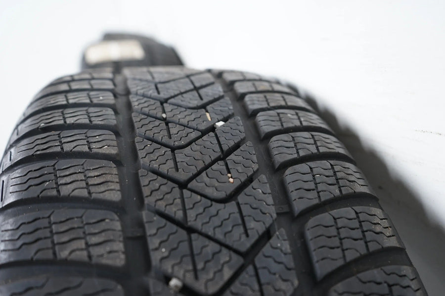 Mercedes A B Klasse W177 B247 Winterräder Winterreifen 18 Zoll