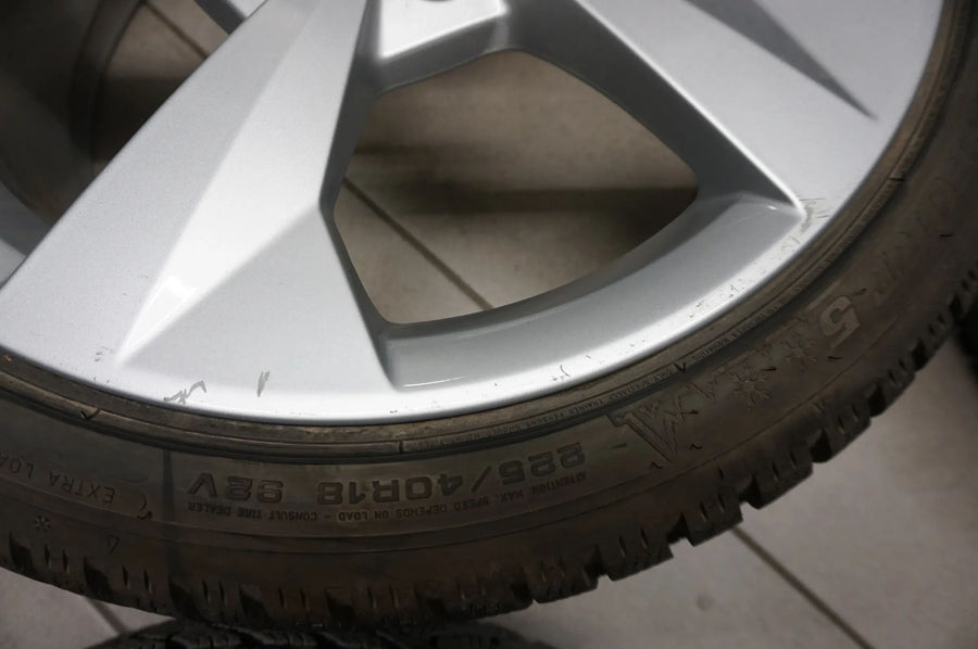 Original Audi A3 8Y 18 Zoll Alufelgen Winterräder Winterreifen 225 40 R18 9mm