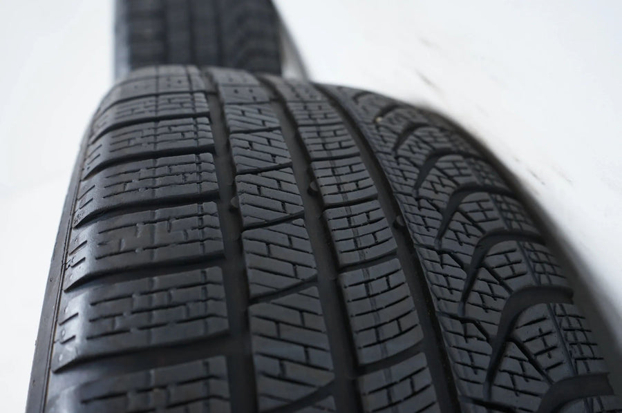 BMW Série 5 G60 G61 roues hiver pneus hiver jantes alu 19 pouces 942M 5A324F4 5A324F5