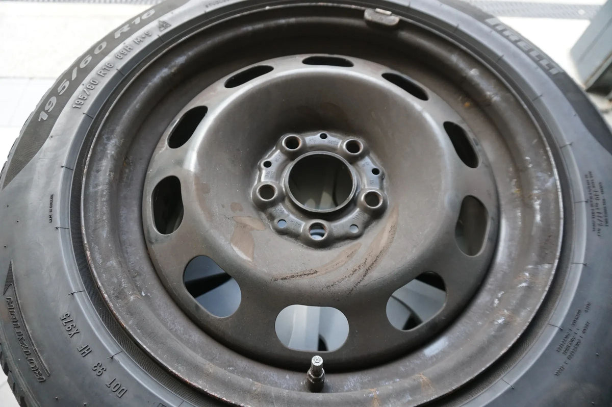 Original BMW Serie 1 F40 Serie 2 cerchi in acciaio ruote invernali pneumatici invernali 195 60 R16 89H RDK Visualizzazione dettagliata 2