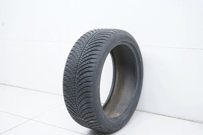 1 x Allwetterreifen Goodyear 225 45 18 Zoll DOT19 ca.7 mm RFT