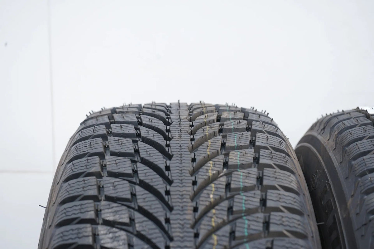 4x DEMO Winterreifen Michelin 235 65 17 Zoll DOT17 MO Detailansicht 4