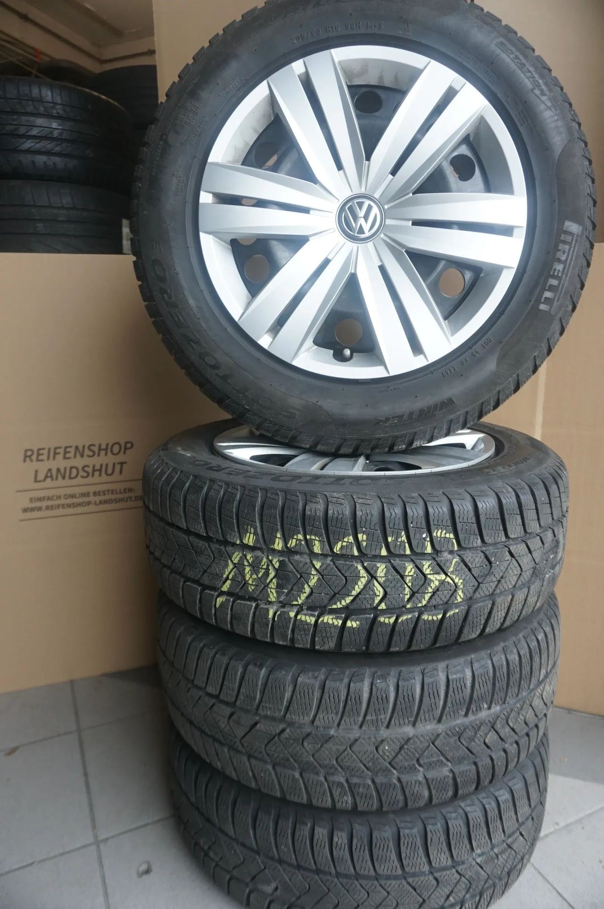 D’origine VW Touran II 5T Jantes en acier Pneus hiver Roues hiver 205 60 R16 96H 6mm