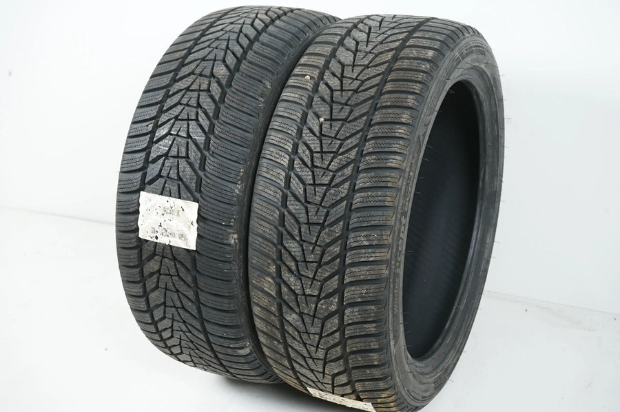2 pneus hiver Hankook Evo3 225 45 18 pouces DOT23 env. 7 mm