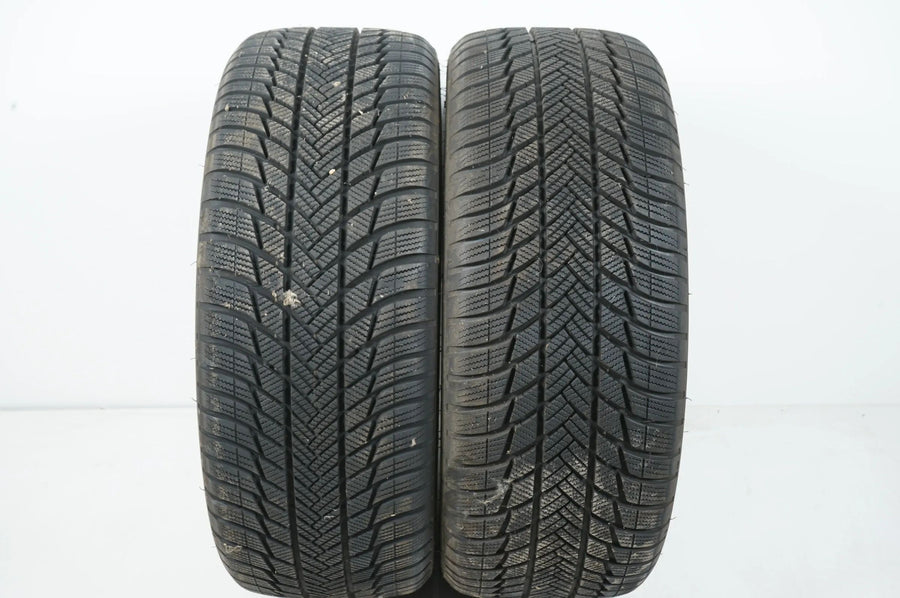 2x Winterreifen Bridgestone 235 50 19 Zoll DOT19 ca.8mm MO