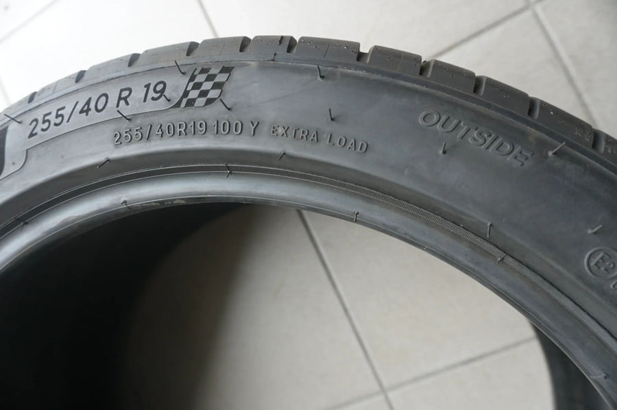 1 X 255 40 R19 100Y Pneus été Michelin Pilot Sport 4* 2023 6mm