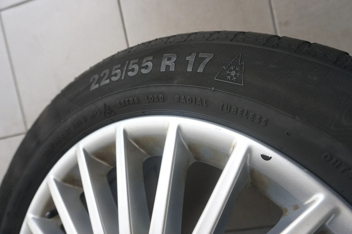 Original Mercedes V-Klasse Vito W447 17 Zoll Alufelgen Winterräder Winterreifen Detailansicht 3