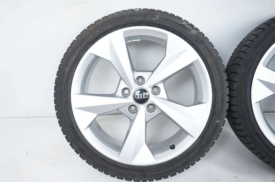 Audi A3 8Y Allwetterräder mit neuen Allwetterreifen 225 40 18 Zoll 8Y0601025j