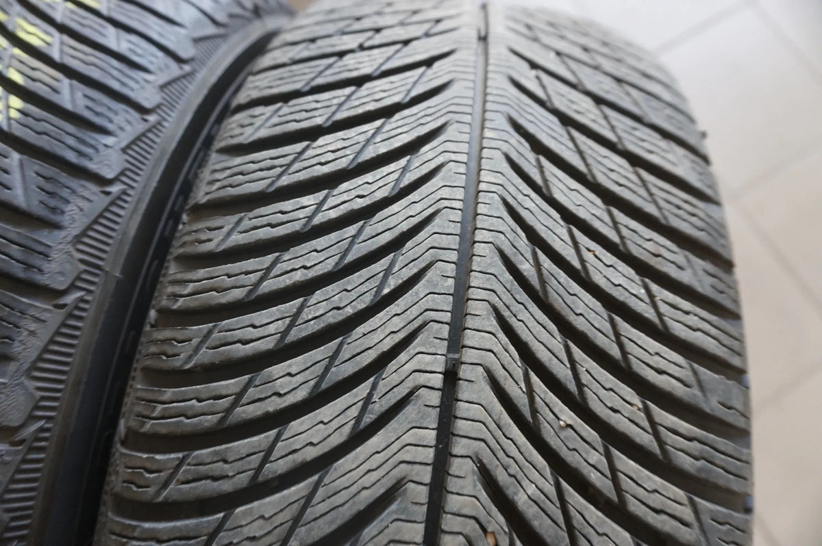 Original Audi A6 C8 4K 19 Zoll Alufelgen Winterräder Winterreifen 245 45 R19 6mm Vue détaillée 8