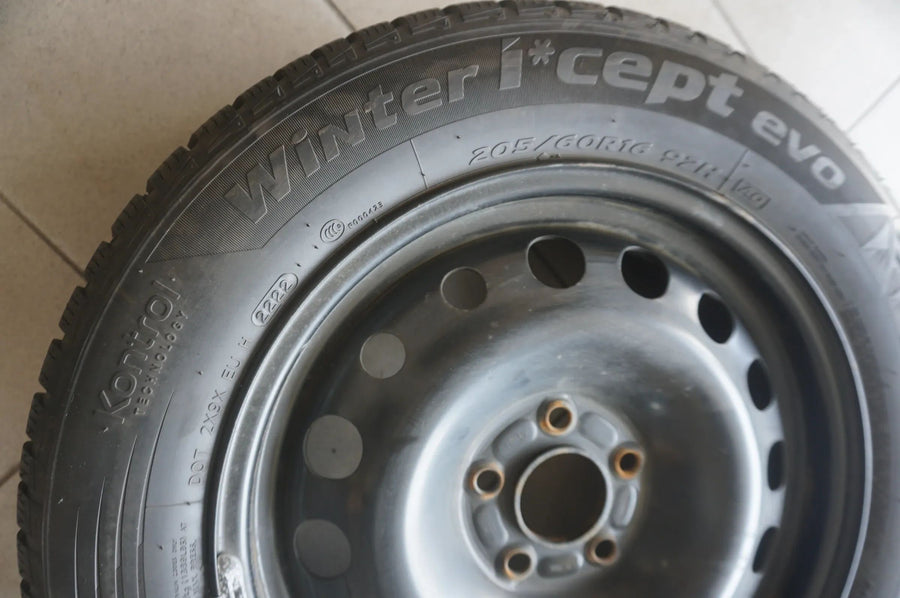 Ford Focus 4 IV Stahlfelgen Winterräder Winterreifen 205 60 R16 92H 2022 6mm