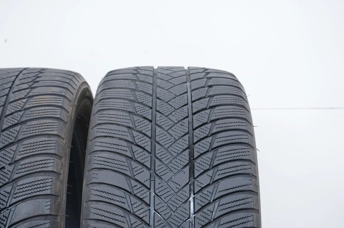 2x Bridgestone winter tires 235 50 19 inch DOT21 approx. 3mm tread depth Detail view 5