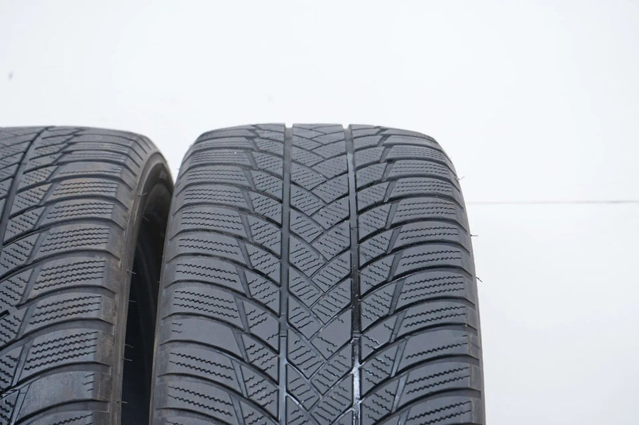 2x Bridgestone winter tires 235 50 19 inch DOT21 approx. 3mm tread depth
