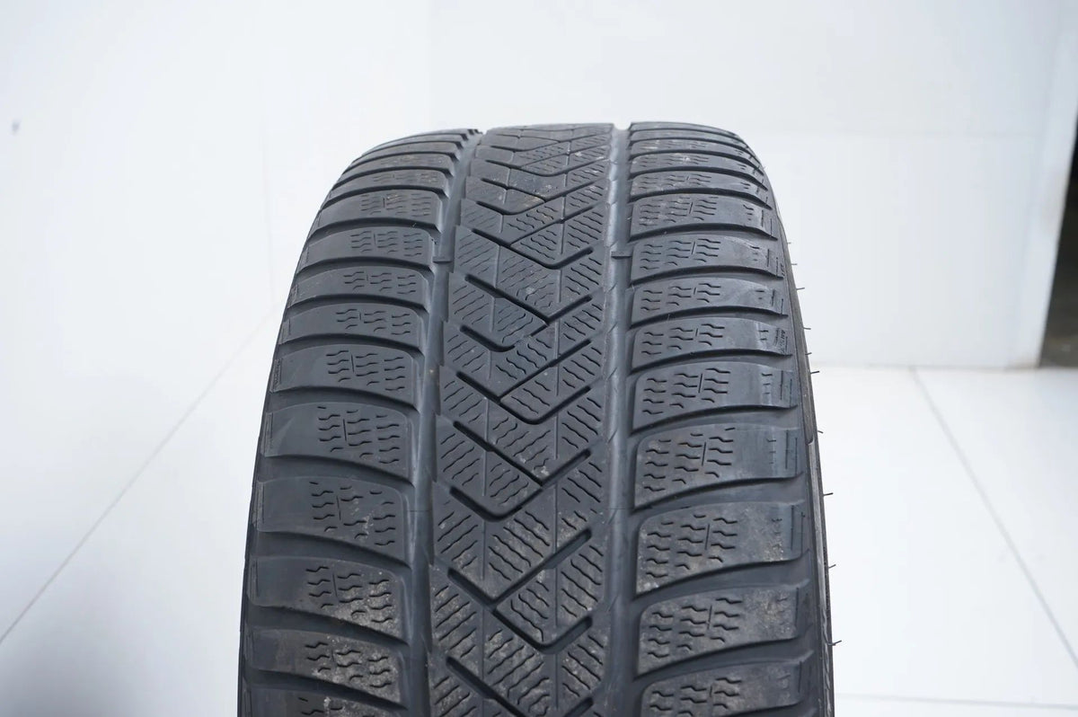 2x Winter tires 275 40 18 inch Pirelli approx. 3 mm tread depth DOT19 MO Detail view 5