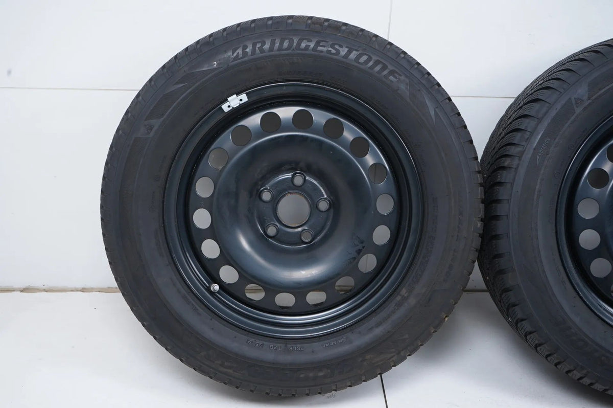 Audi Q3 83A F3 winter tires/wheels 215/65/17 inch Detailansicht 3
