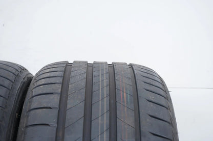 2 pneus été de démonstration Bridgestone 285/35/20 pouces DOT23 MO