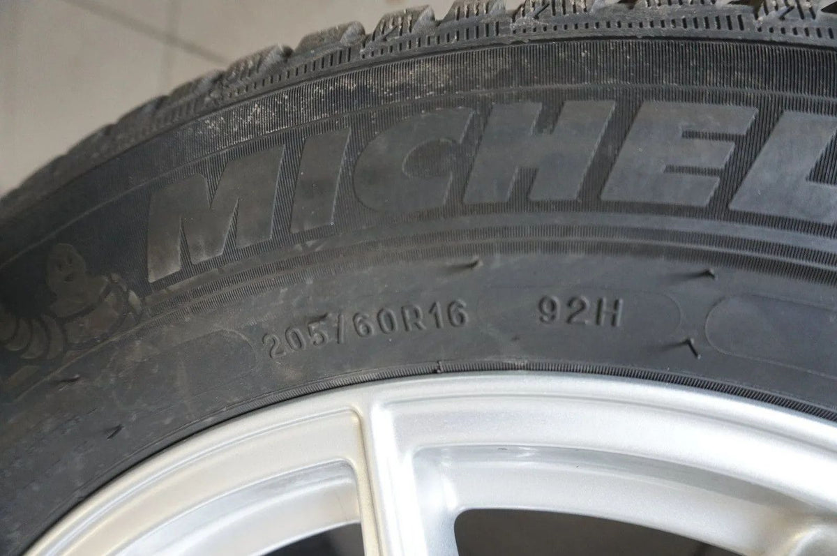 Originele Mercedes A-klasse W177 B-klasse W247 lichtmetalen velgen winterwielen winterbanden Detailweergave 4