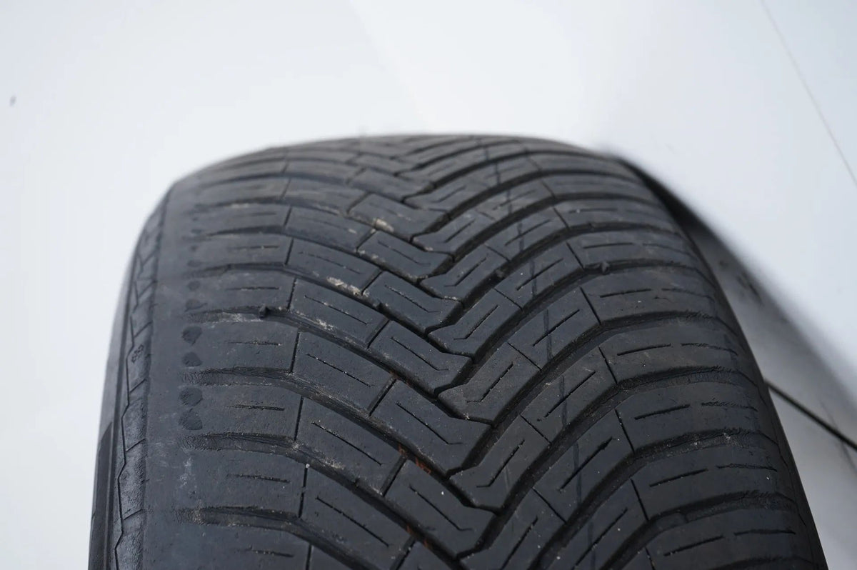 Original Mercedes GLC X253 C253 19 inch alloy wheels all-weather tires 235 55 R19 Detailansicht 16