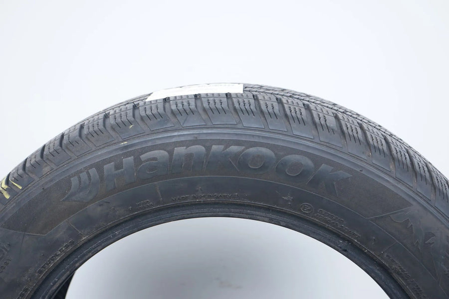 2 pneus d'hiver Hankook 215/60/17 pouces DOT19, profondeur de sculpture d'environ 3,5 mm
