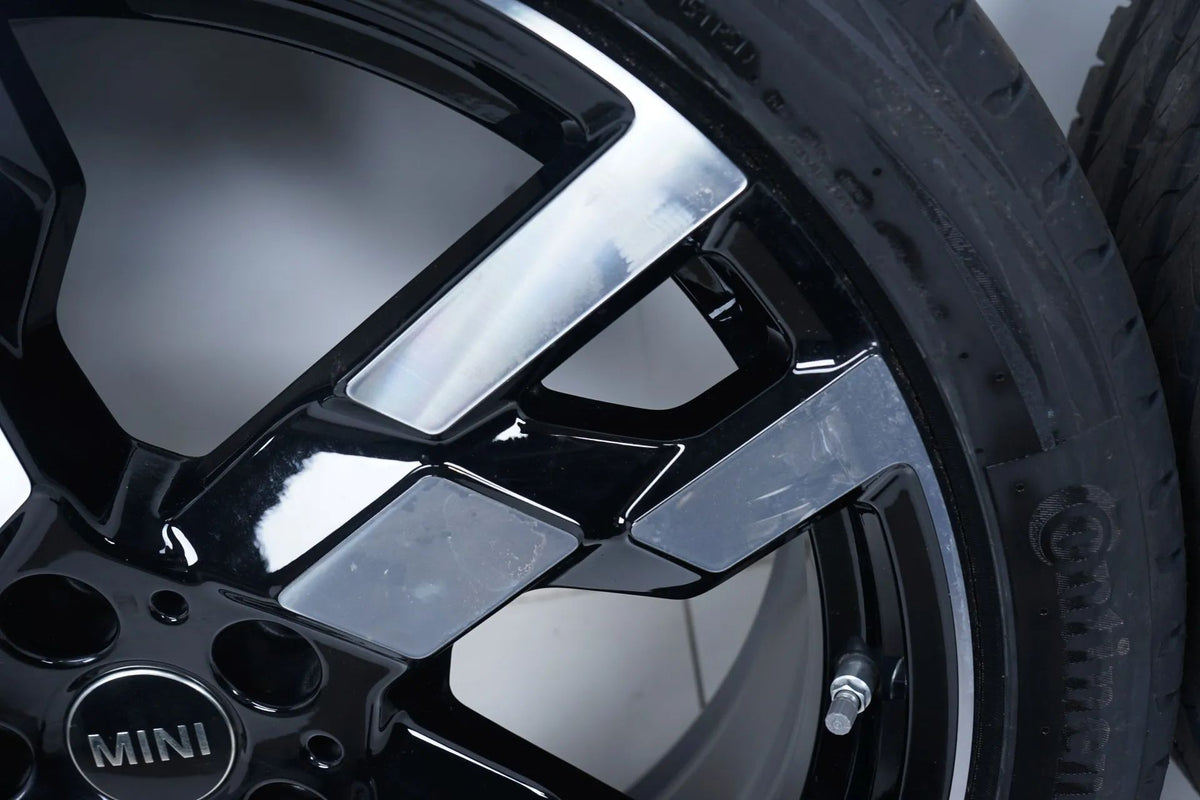 MINI Countryman U25 BMW X1 U11 Summer Wheels 245 40 20 inch Detailansicht 9