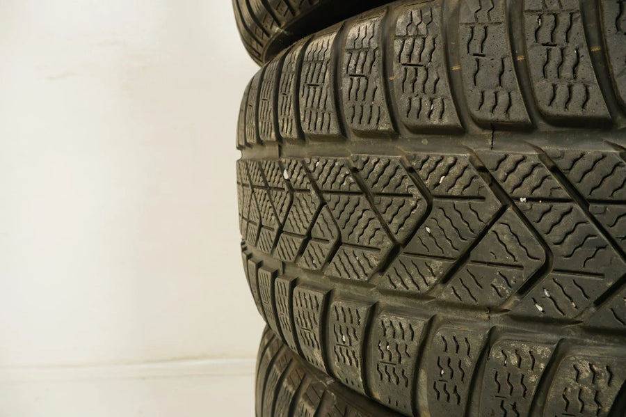 4 x Pirelli winter tires 245 50 19 inch DOT18 BMW* approx. 5mm tread depth RFT