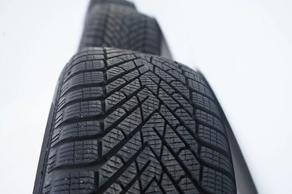 Ford Jaguar Volvo ruote invernali pneumatici invernali 205 60 16 pollici 5x108