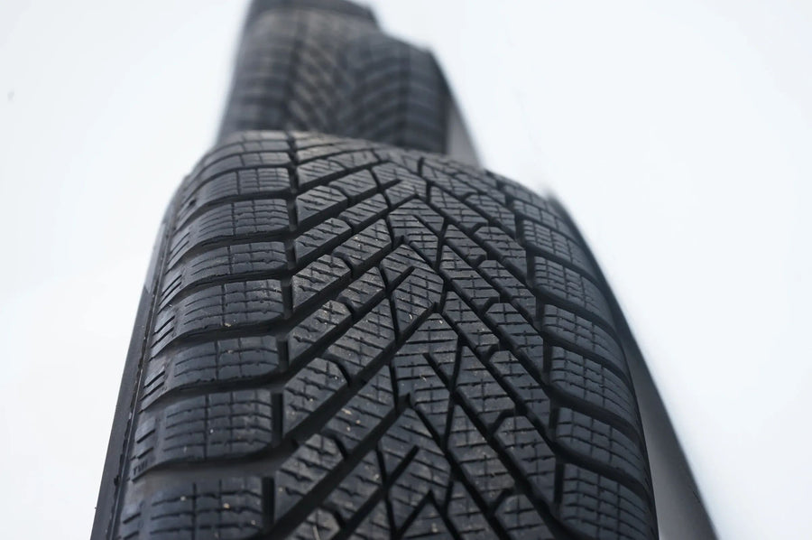 Ford Jaguar Volvo ruote invernali pneumatici invernali 205 60 16 pollici 5x108