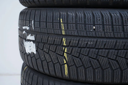 4 x Winterreifen 205 55 17 Zoll Hankook  DOT20 ca.5-6 mm MO