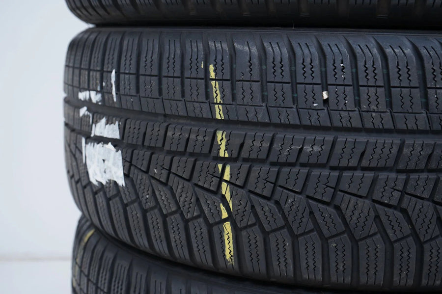 4 x Winterreifen 205 55 17 Zoll Hankook  DOT20 ca.5-6 mm MO