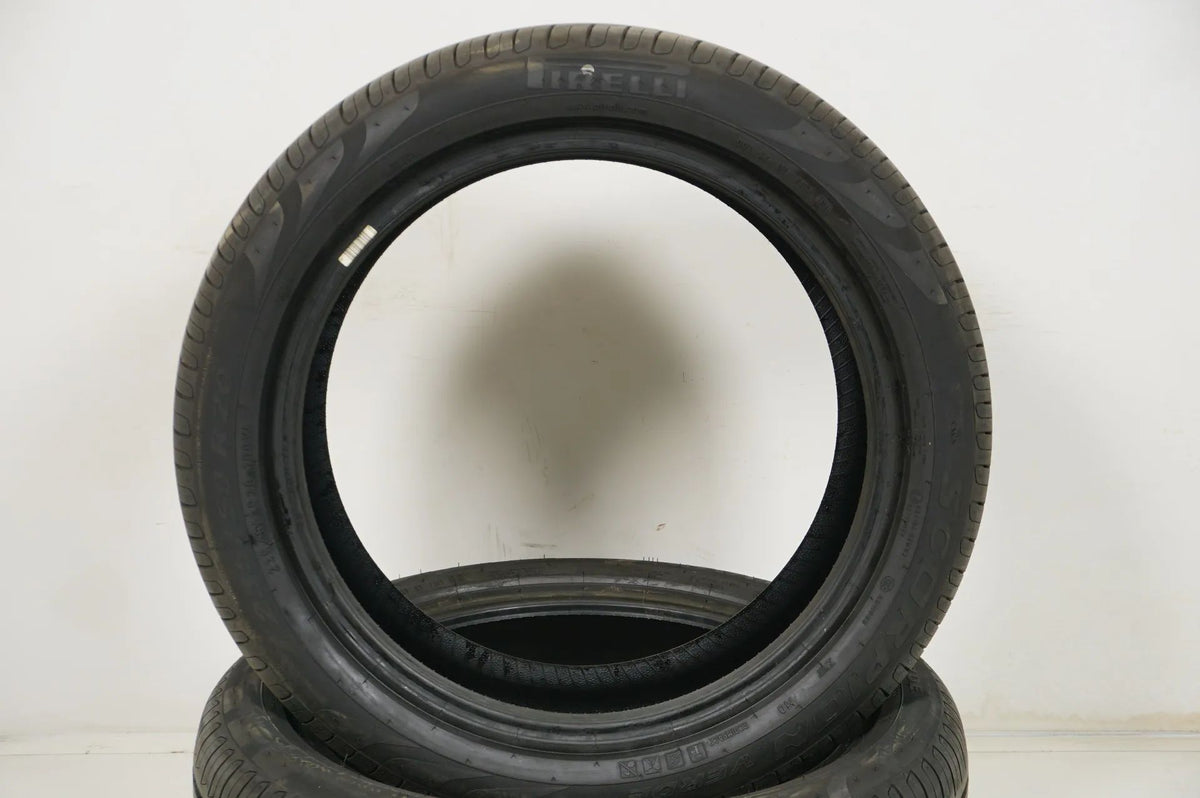 2 pneus été quasi neufs Pirelli DOT18 MO 235/50/20 pouces Vue détaillée 2