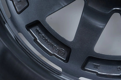 Mercedes C43 AMG W206 zimní pneumatiky zimní kola 235 45 18 palců