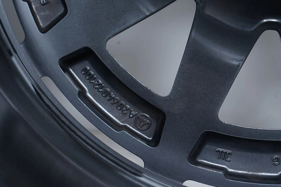 Mercedes C43 AMG W206 zimní pneumatiky zimní kola 235 45 18 palců