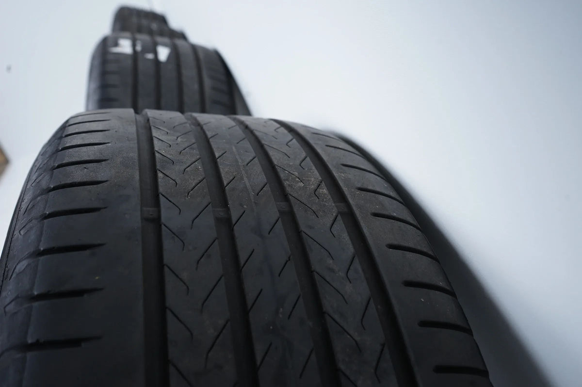 VW Volkswagen ID4 E2 Summer Wheels Summer Tires 19 Inch Detailansicht 8