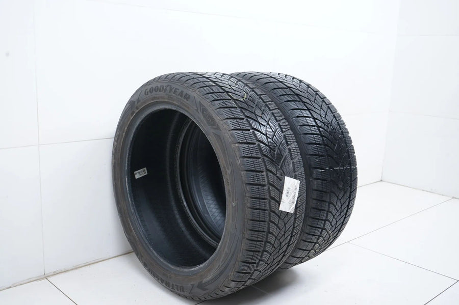 2 x Winterreifen Goodyear 275 45 21 Zoll ca.7 mm DOT19 MO